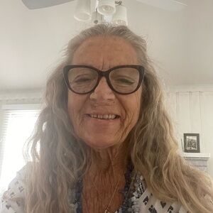 Meet your Posher, Veronica